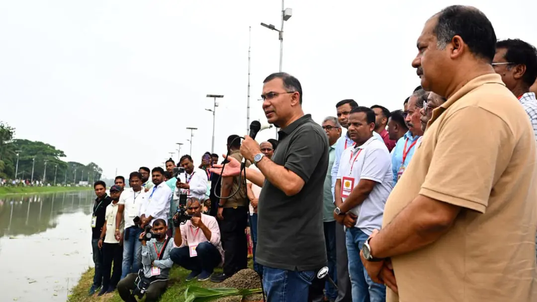 দেশ ও পরিবেশ রক্ষায় সবাইকে কাঁধে কাঁধ মিলিয়ে কাজ করতে হবে: প্রধানমন্ত্রী